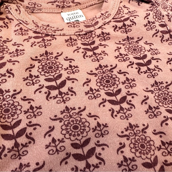 Katie Quinn Sleeper - Picture 3 of 3